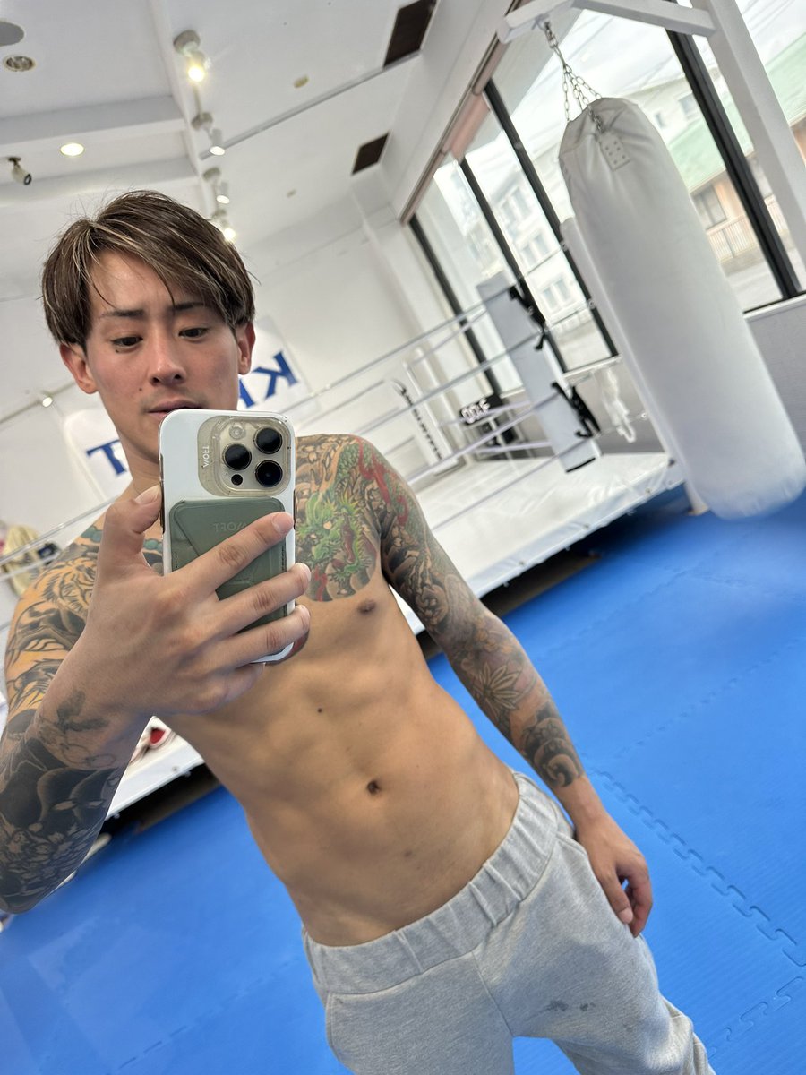koki_kyoshin's tweet photo. 後はやるだけ
殴りまくって蹴りまくる

#Krush名古屋大会 https://t.co/i7HVTG1qXw