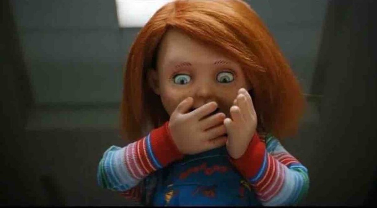 Yo, fingiendo sorpresa cuando me cuentan un chisme que ya sabía.