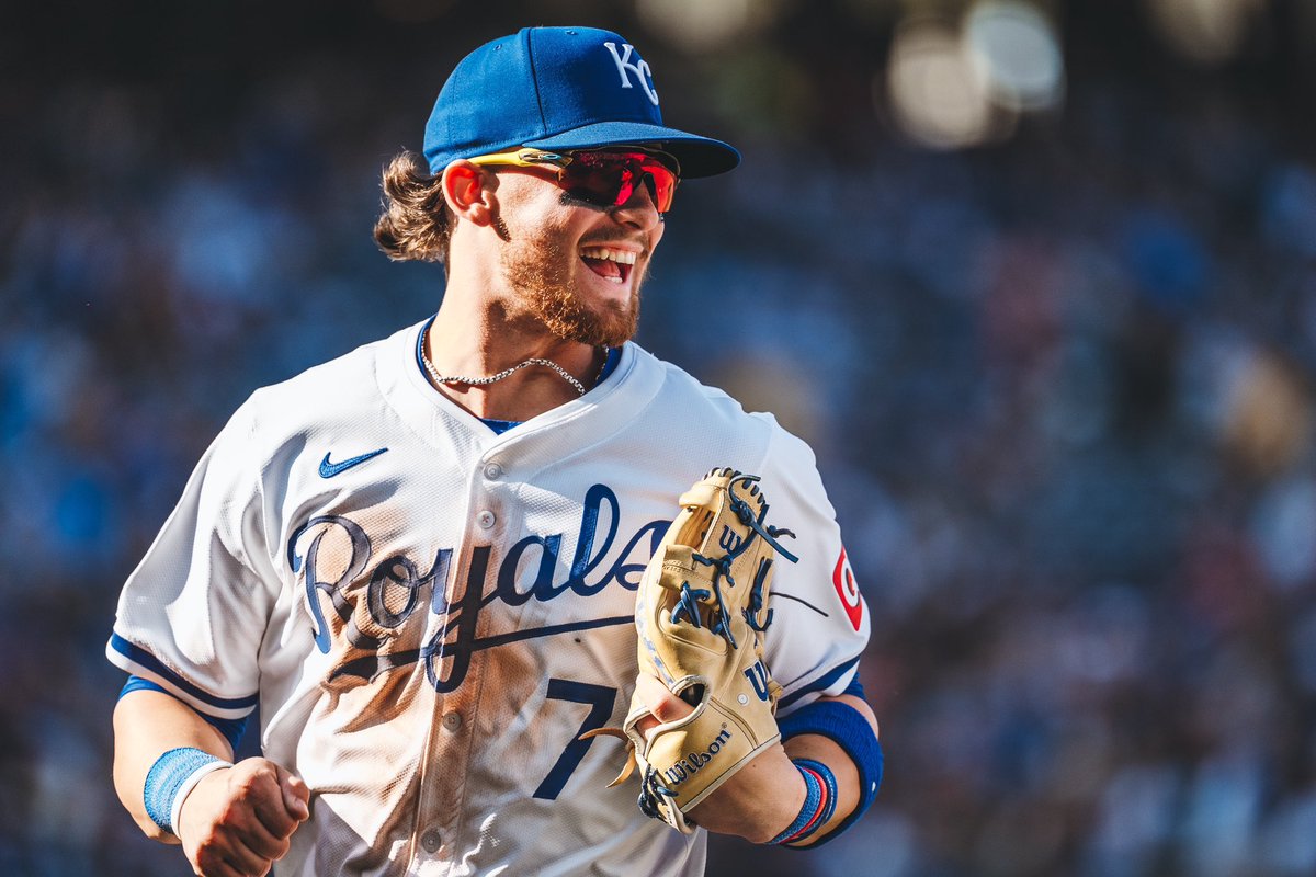 JakeEisenberg_'s tweet photo. Bobby Witt Jr.’s 2024:

👑 2nd, AL MVP
👑 All-MLB First Team SS
👑 Gold Glove
👑 Silver Slugger
👑 All-Star
👑 Batting title (.332)
👑 Hits leader (211)
👑 30/30 season (32 HR/31 SB)
👑 Highest fWAR (10.4) &amp; t-highest bWAR (9.4) in a single-season in Royals history

Spectacular. https://t.co/ykmf7lFl50