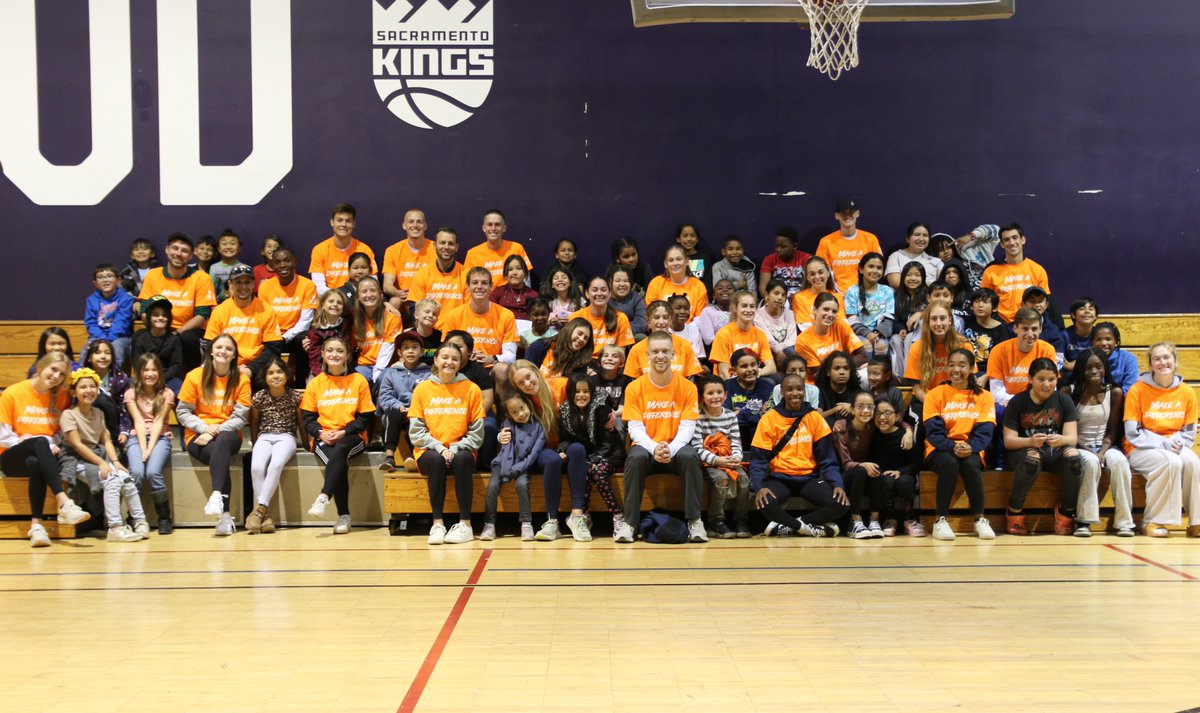 NCAADII's tweet photo. Making a difference on and off the field! ✨ 

#D2MXC and #D2WXC kicks off the #NCAAD2 Cross Country Championships with a community engagement event at the Boys &amp; Girls Club of Greater Sacramento! https://t.co/4BvXpMalIG