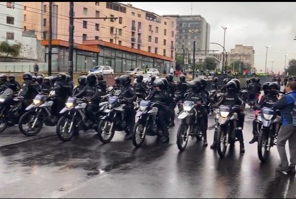 Pedrito60734924's tweet photo. Cuando buscas.                Cuando sales
un chapa porque                    a protestar
te asaltaron https://t.co/1yPLN9JAzk