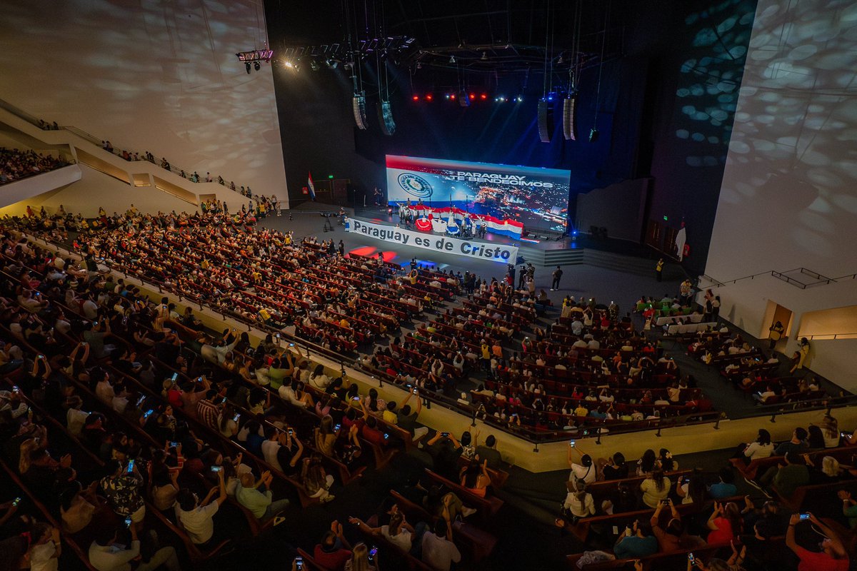 IglesiaCFA's tweet photo. El ambiente se llena de emoción con una presentación especial de danza a cargo de #CFAartes. 🩰✨ Un acto que nos conecta con Dios a través del movimiento y la pasión.
🌟 ¡Esto recién comienza, y sabemos que será una noche inolvidable!
#NickVujicic #CFA https://t.co/wphG2cVgZT