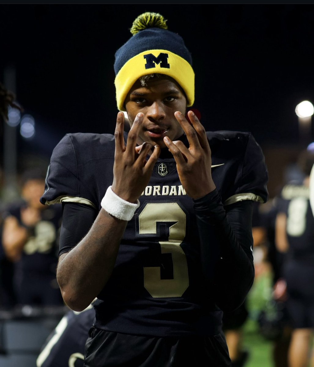 BluePrintJay's tweet image. Michigan 2025 wideout class could finish looking like this?? 🤔💭

Derek Meadows 6’5
Jacob Washington 6’3
Jamar Browder 6’4 
Andrew Marsh 6’1