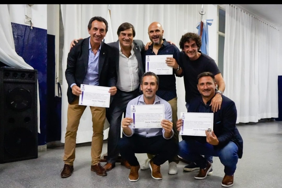 TriperoGorosito's tweet photo. Este es el plantel que armó está CD nefasta, incapaz y plagada de soberbios #Cowen #Arzac #Gauna #Arrien dejando en claro que lo mejor puede pasarle a  #Gimnasia es que termine el torneo. Equipo Inexpresivo, chato, es pedirle peras al olmo pretender otra cosa. #Lobo #Gelp https://t.co/5Hh0J1esrQ