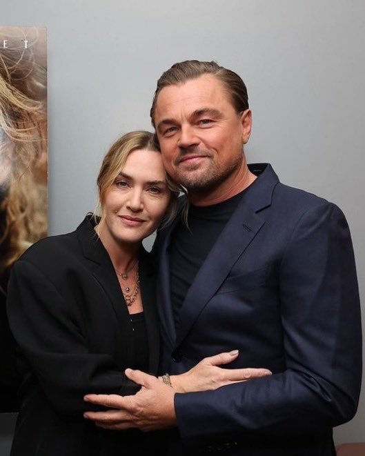 CerfiaFR's tweet photo. 📷🚢 EN IMAGES | Leonardo DiCaprio, alias Jack Dawson, et Kate Winslet, alias Rose DeWitt Bukater, réunis 27 ans après la sortie de Titanic. https://t.co/7w877zJPvf
