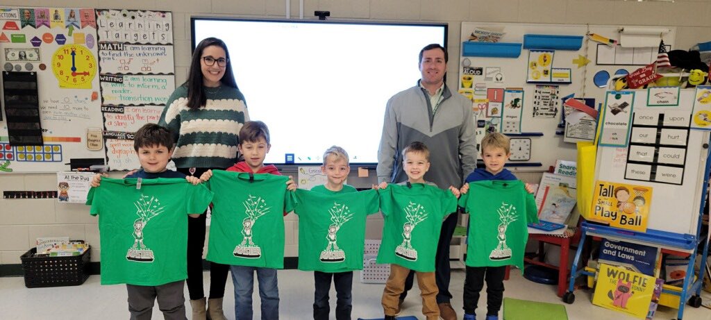 MVESGainesville's tweet photo. Congrats 1st Grade #MathMasters 💚👏🌟➕➖✖️➗@Hall_Schools #TheTrojanWay #BeALearner https://t.co/jNVNTfMASl