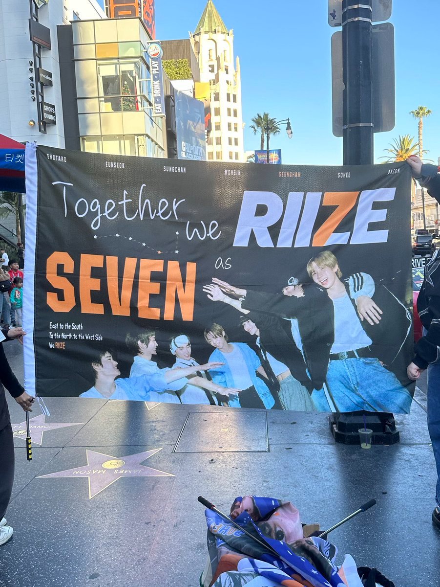 RII7EUNION's tweet photo. LA BRII7E are doing their best onsite with their amazing &amp; inspiring projects, so let's also do our best and support them by participating and following the schedule closely 💞

RII7E SHINES THE BRIGHTEST
@MnetMAMA 
#RIIZING7
#2024MAMA       
#SupportLA_BRII7E https://t.co/twp40Ik19D
