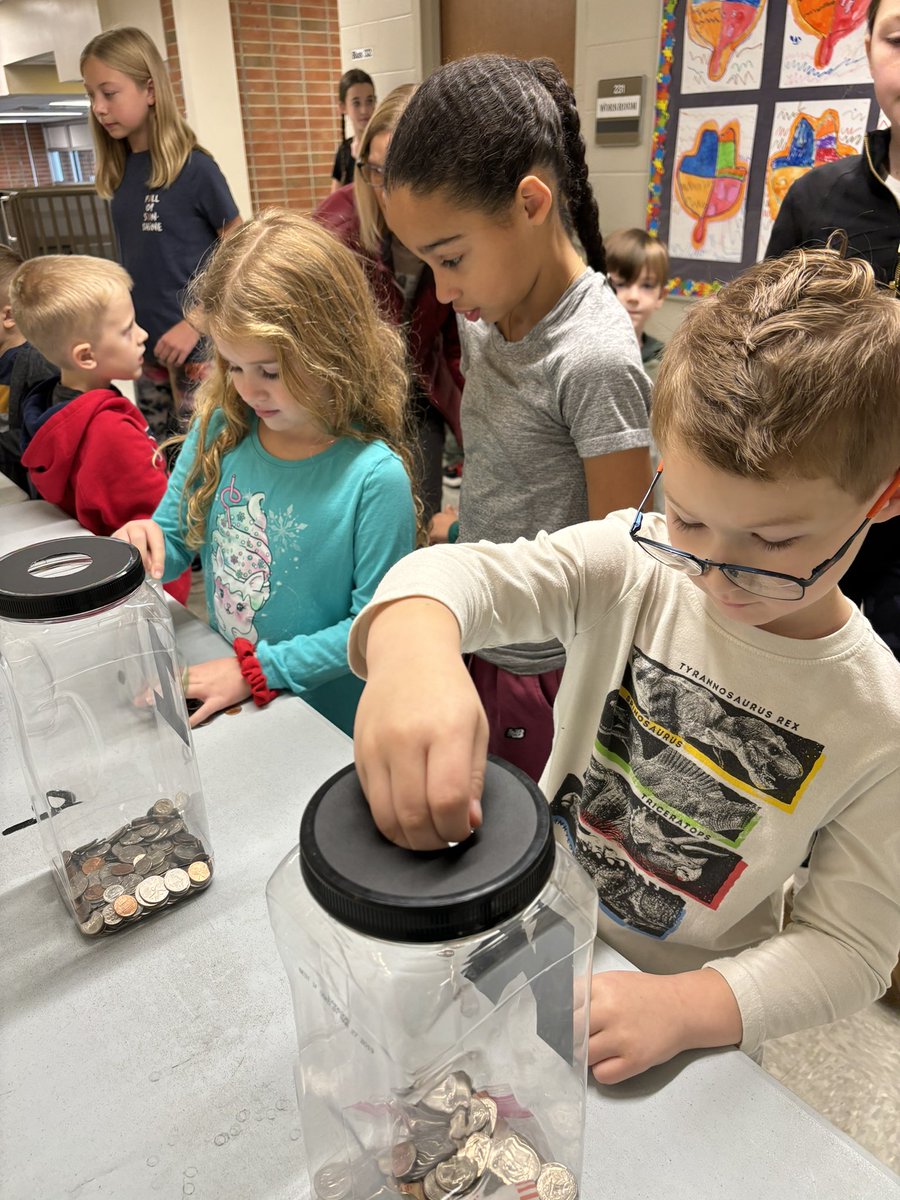 McGheeJennifer's tweet photo. We had another great day, filled with generosity and smiles, at Summit as we raised money so families in need from @FHSchools can have gifts to celebrate the holidays. The last day for Coin Wars to support @9UnitedLeaders Shop &amp; Share is tomorrow! @summitbees https://t.co/geueOaNncI