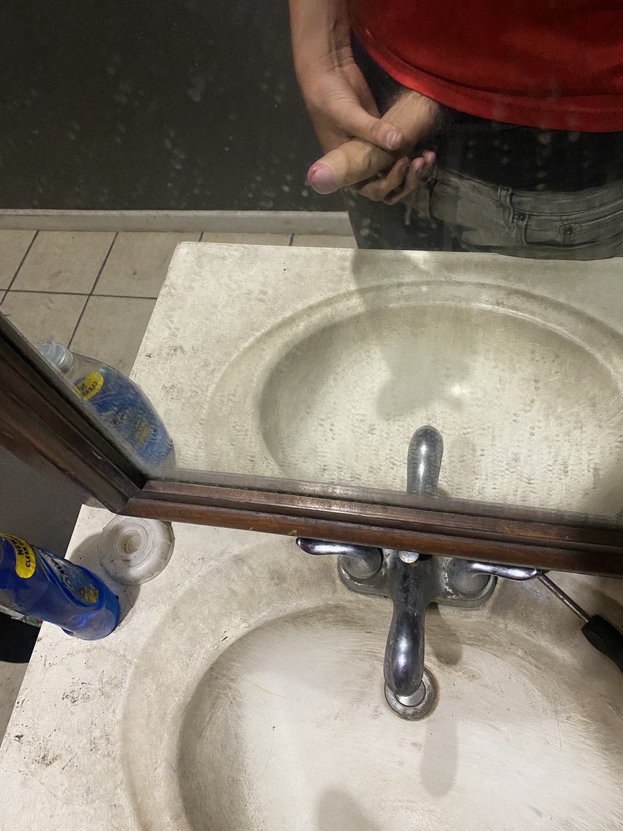 ErickGa221's tweet photo. Who wanna fukk??😩  #dickplay #nutvideo #mexicandick #houstondick #htxfreaks #freaks #horny #deepthroat #facefuck #houstonfreaks #caliente #mexican #viralvideo #dickrate #dickphoto https://t.co/WeLhB0C3ht