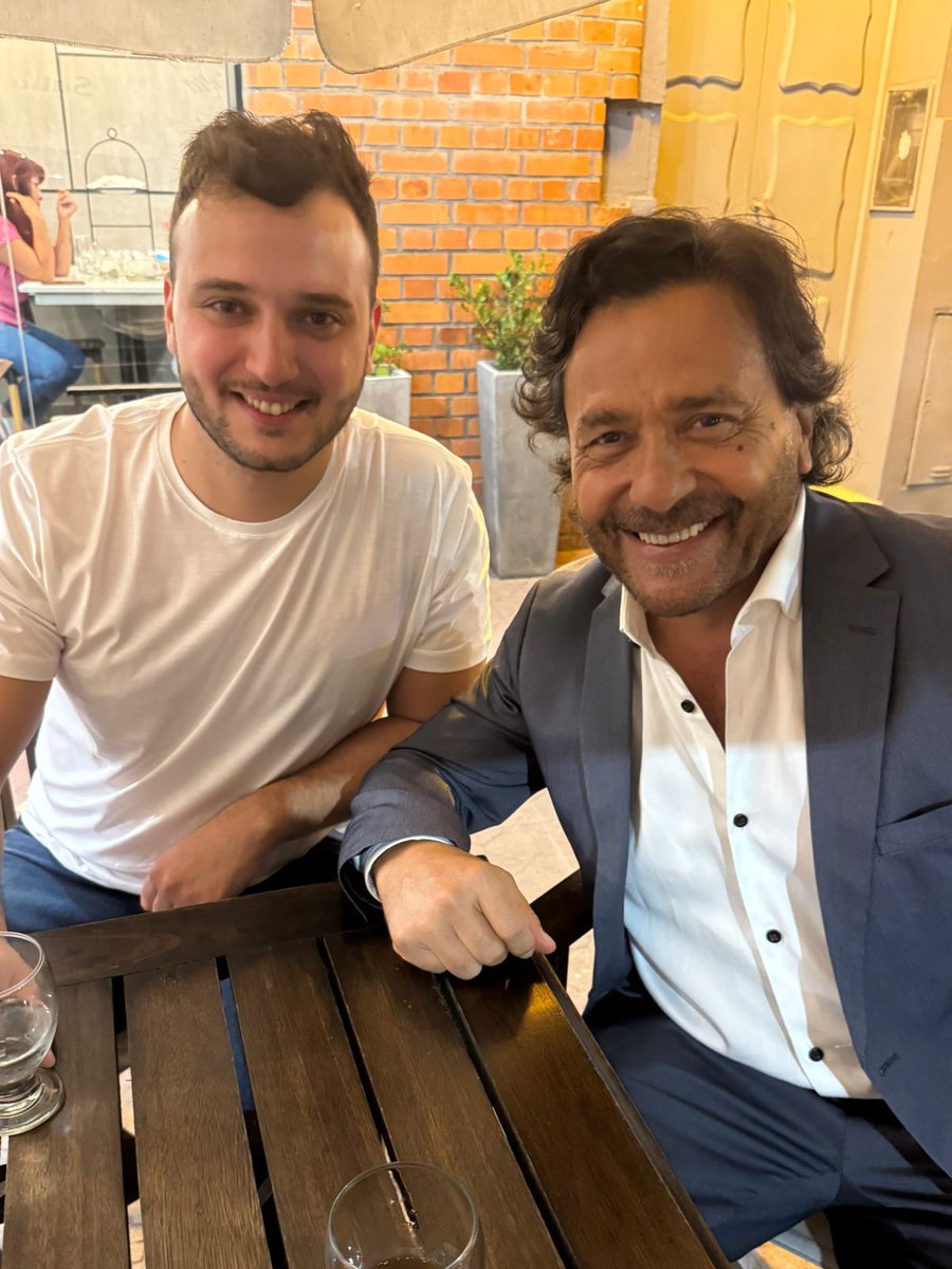 Trabajando y compartiendo ideas con nuestro gobernador <a href="/GustavoSaenzOK/">Gustavo Sáenz</a> 🤝🏻