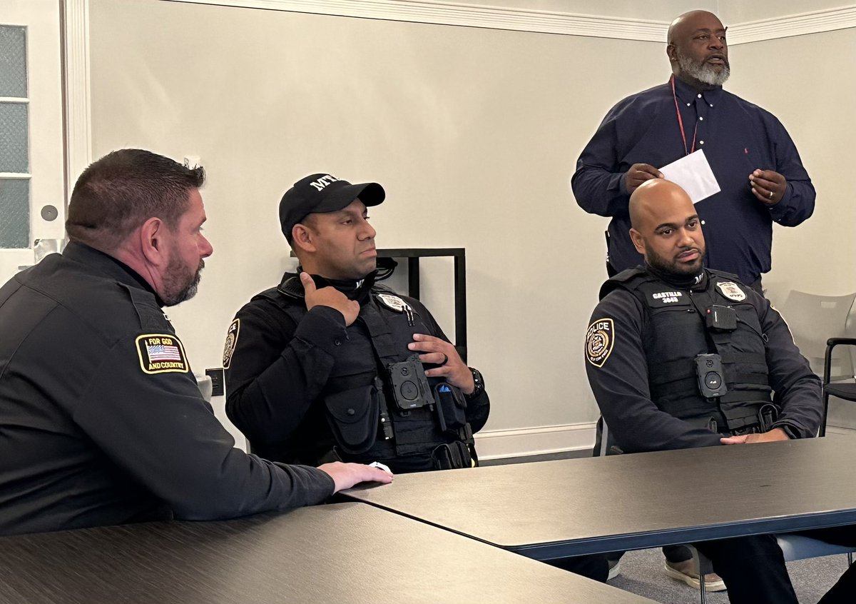WJHSSpirit's tweet photo. WJHS! Commander in Chief!Building Principal Mr. Thompson! Taking care of business with our mandatory “Lockdown Drills” and local Law-Enforcement Agencies working  together,“Protecting and Serving!” in harmony. https://t.co/uradEBjMwV