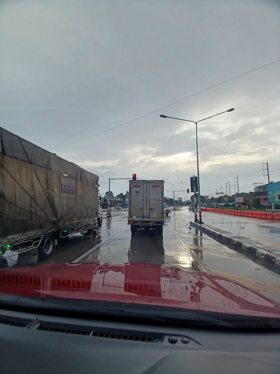 ฝนๆไปนั่งซดกาแฟ ที่หาดใหญ่หวา  ....เจอกันนะครับหาดใหญ่วันนี้...