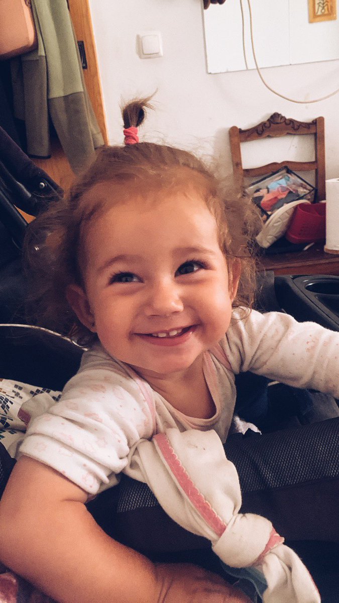 ufwsousaa's tweet photo. okay mas vocês já viram a minha sobrinha? ELA É LINDA!!! https://t.co/N6voXMM7Gm