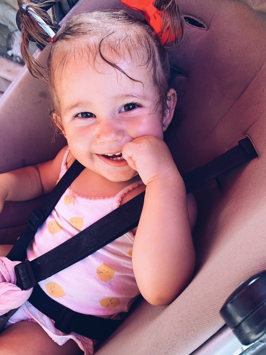 ufwsousaa's tweet photo. okay mas vocês já viram a minha sobrinha? ELA É LINDA!!! https://t.co/N6voXMM7Gm