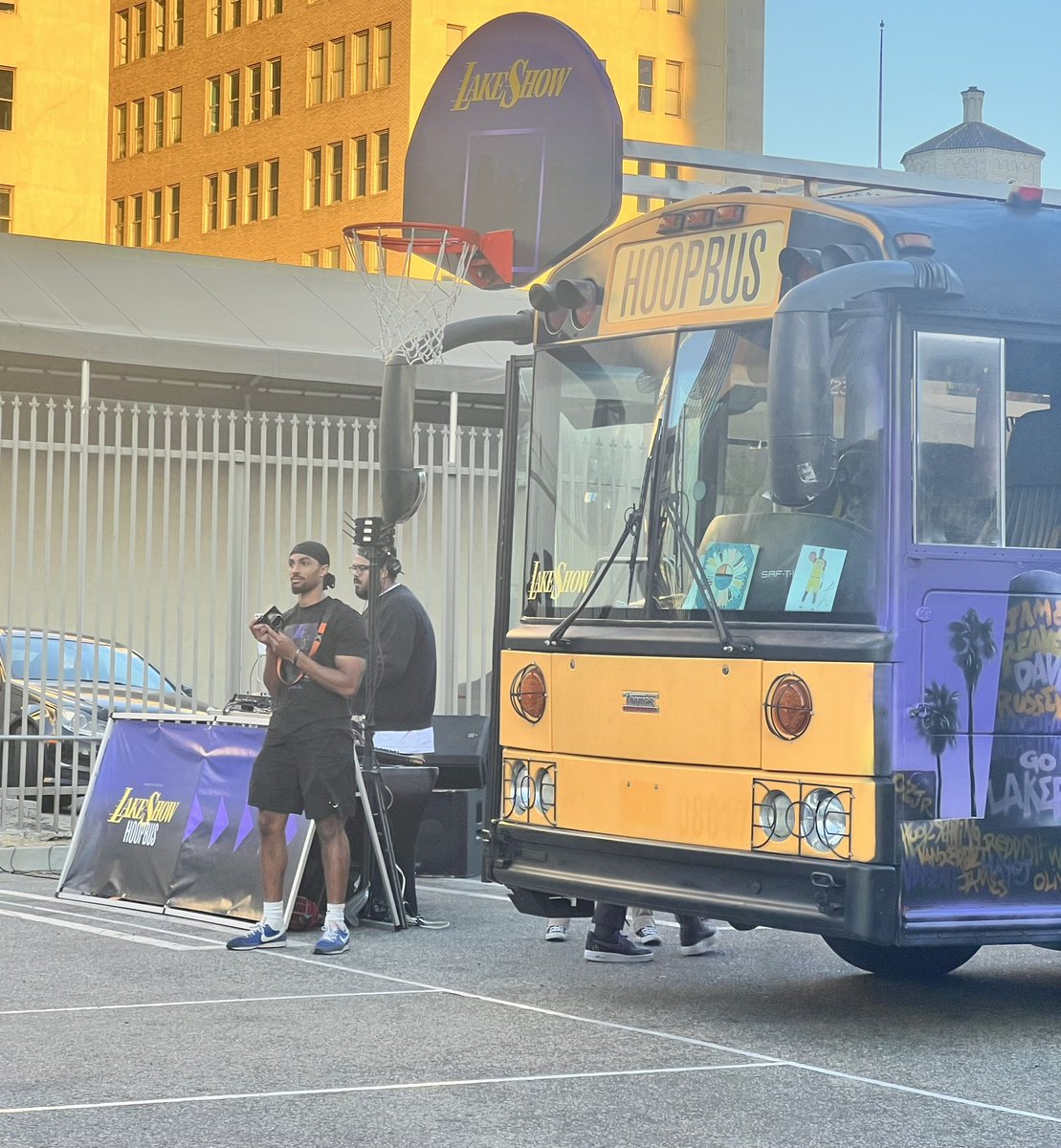 LABornRaised13's tweet photo. Earlier for the Hoopbus Lakeshow Lakers event in DTLA ๐๐๐ @Lakers #LakeshowLA #Lakeshow #Hoopbus #LosAngelesLakers #LALakers #Lakers #DTLA #LosAngeles #LA https://t.co/k8Y5f988Wy