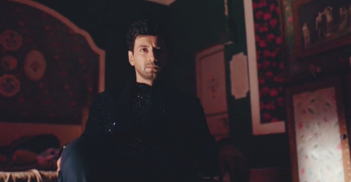 #KaranvirSharma is such a
Brilliant actor,that he compels
you to watch a show,no matter
which genre or backdrop d story
is set in,his persona &amp; seamless
performance gets you hitched !! #safalhogiteriaradhana watched
20 episodes in one go #Madhav