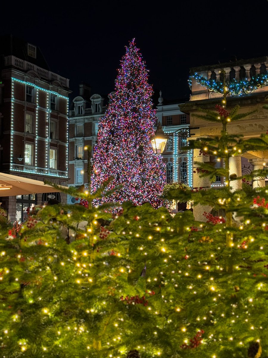 Vivir en Londres o en cualquier otra ciudad del mundo 🌏 sin pagar alojamiento ni comida? Esta fue mi experiencia ✨ vm.tiktok.com/ZMh79Egpv/ #viajarbarato #mujeresviajando #London #Christmas2024 #worldpackers promocode: TRAVELERDESIGNER