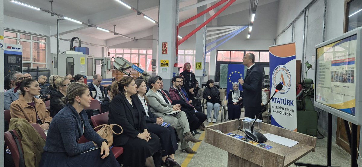Ulusal Ajans tarafından ilimizde düzenlenen 📌Erasmus+ Mesleki Eğitim Hareketlilik Projelerinde İyi Uygulama Örnekleri ve Tecrübe Paylaşımı Çalıştayı kapsamında Ulusal Ajans'tan uzmanlar ve farklı illerdeki Arge birimlerinde görevli öğretmenlerin katılımıyla 📍Atatürk Mesleki ve