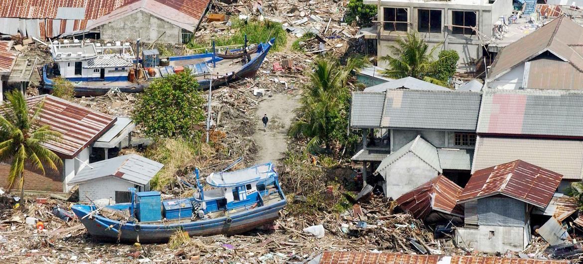 ReliefWeb (@reliefweb) on Twitter photo When disaster strikes, communication is crucial. Created by <a href="/CDACN/">CDAC Network</a> and <a href="/AcademyHum/">Humanitarian Academy</a>, "Communication is Aid" is a free online course that helps humanitarian staff to engage effectively with crisis-affected communities. buff.ly/3ZgzebD
📷 UN Photo/Evan Schneider When disaster strikes, communication is crucial. Created by <a href="/CDACN/">CDAC Network</a> and <a href="/AcademyHum/">Humanitarian Academy</a>, "Communication is Aid" is a free online course that helps humanitarian staff to engage effectively with crisis-affected communities. buff.ly/3ZgzebD
📷 UN Photo/Evan Schneider