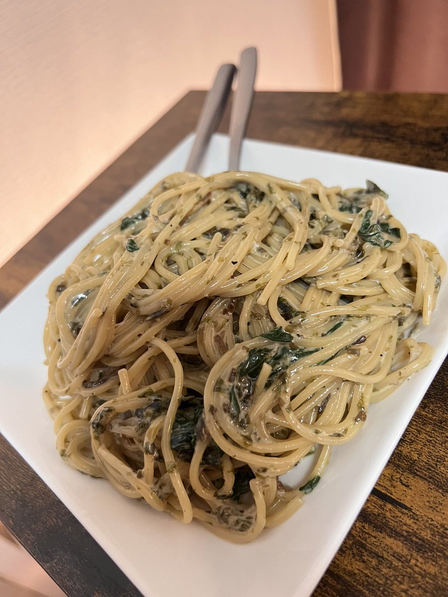 rihonakedbeige's tweet photo. うめださんにご飯を与えてもらってます🤤💓
お料理上手なの憧れる…( * . .)" https://t.co/PAe19hlqJI