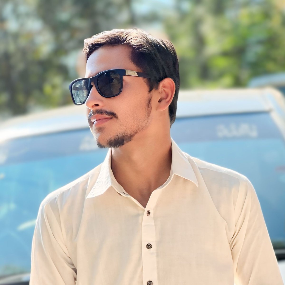 پیاس کے شہر میں دریا بھی سرابوں کا ملا

منزل شوق ترستی رہی پانی کے لئے