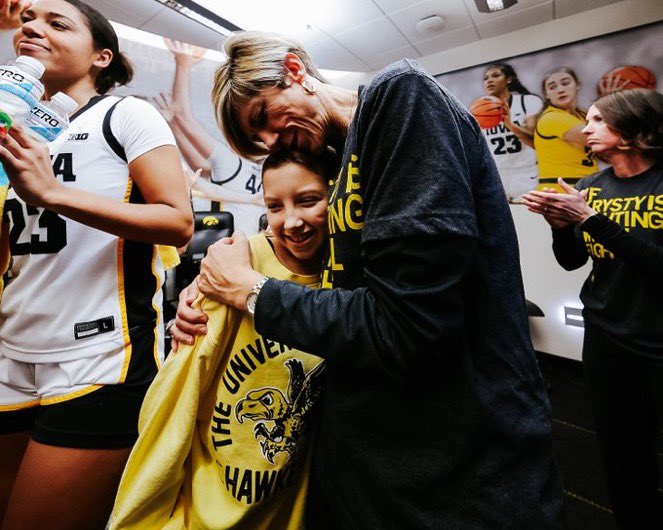 💔Our amazing kid captain coach&amp;my personal pal,Krysty Bujakowska,fought the good fight &amp; finished her race.She’s flying with the angels now.🙏🏼Our champ handled adversity with grace,smiled through pain &amp; battled with courage.We love you,Krysty.Thx for your example-forever in my❤️