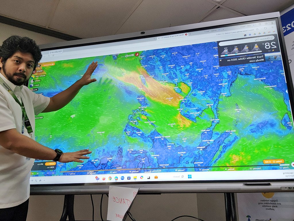 jquentin40's tweet photo. From on-sote reporter to station weather forecaster 😁

I swear, maayos naman talaga ako sa work ko 😅 https://t.co/5lTfRDCtc8
