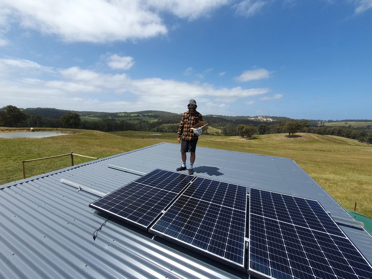 tradskinhead81's tweet photo. Doing some solar stuff 🤘🏽 https://t.co/77GT7npDB1