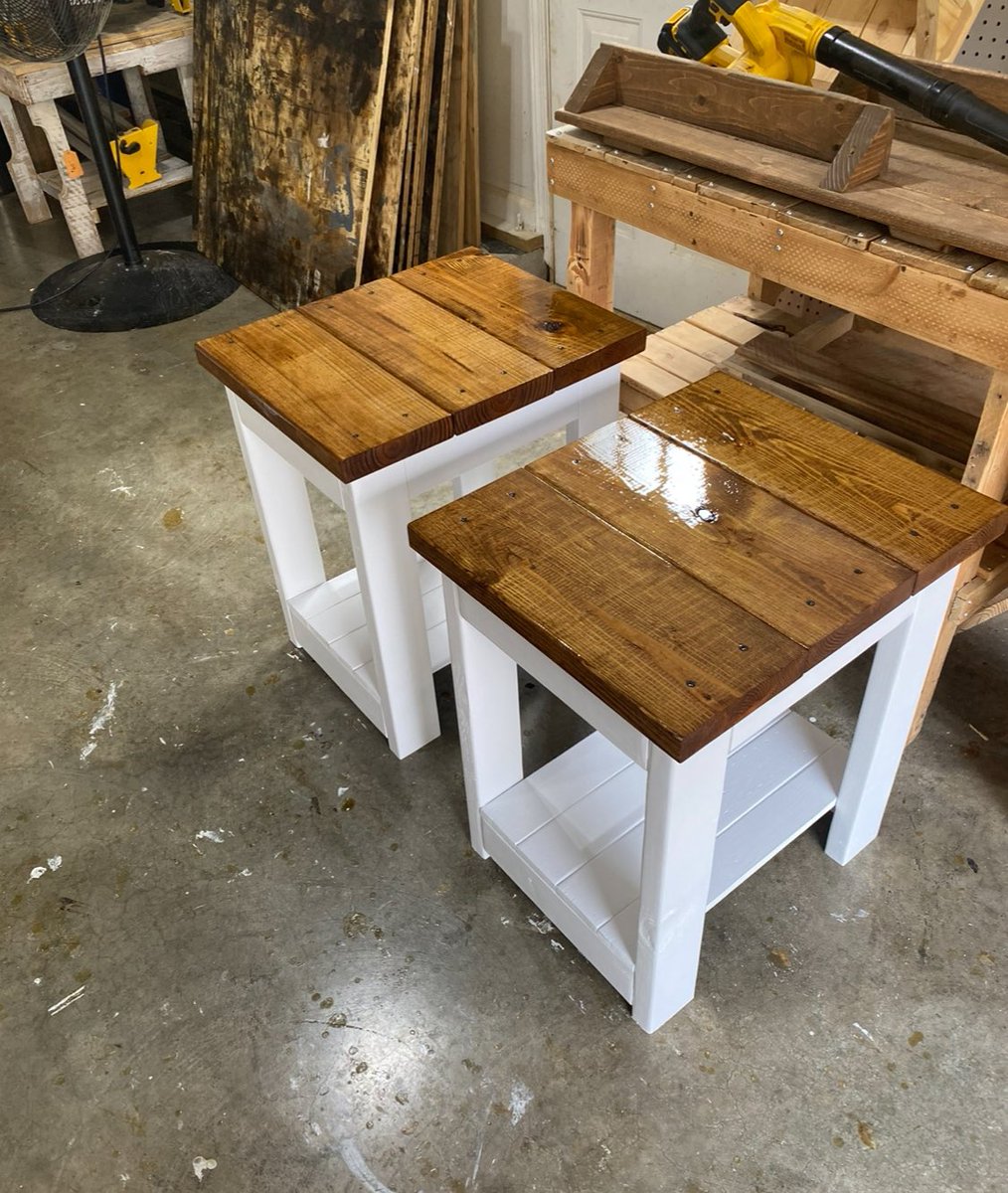 tamdrwoodworks's tweet image. Such a nice set . #sidetables #side #iphone #apple #cocacolasigns #dewalt #dewalttools #dewalttough #minwax #minwaxstain #kregjigproject #wood #pinewood #pleasantviewtn #pleasantviewtennessee #open #love #greenbacks #tennessee #goals #troutfishing #fishing #fishingpole #trip
