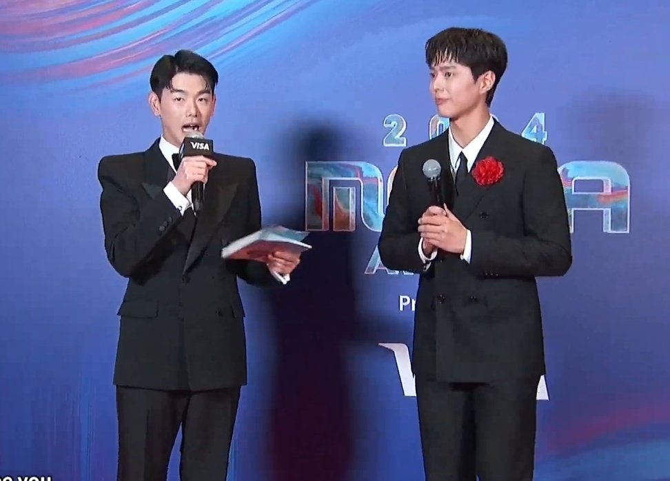 Heidi 🐻💛🐹 👰🏾‍♀️ Eric Nam's wife tweet media