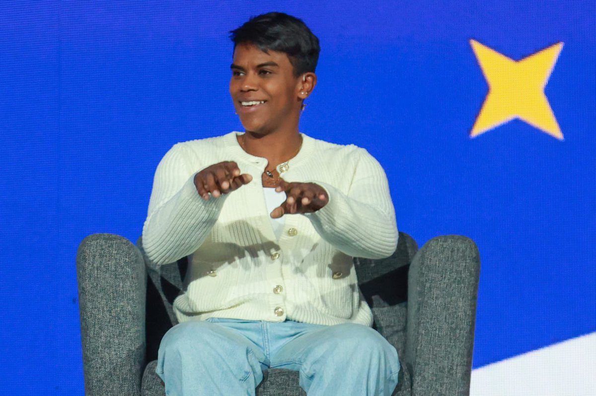 Nuestra presidente <a href="/maryjosealcala/">Mari Jose Alcala, OLY</a>, Prisca <a href="/AwitiAlcaraz/">Prisca Awiti Alcaraz OLY</a> y <a href="/Osmardiver05/">Osmar Olvera</a> llevan el espíritu olímpico al Congreso Nacional 2024 de <a href="/BimboMx/">Bimbo México</a>. 🏅🔥 Medallistas y referentes del alto rendimiento compartieron historias que motivan a romper límites. 💪✨

#TodosSomosOlímpicos