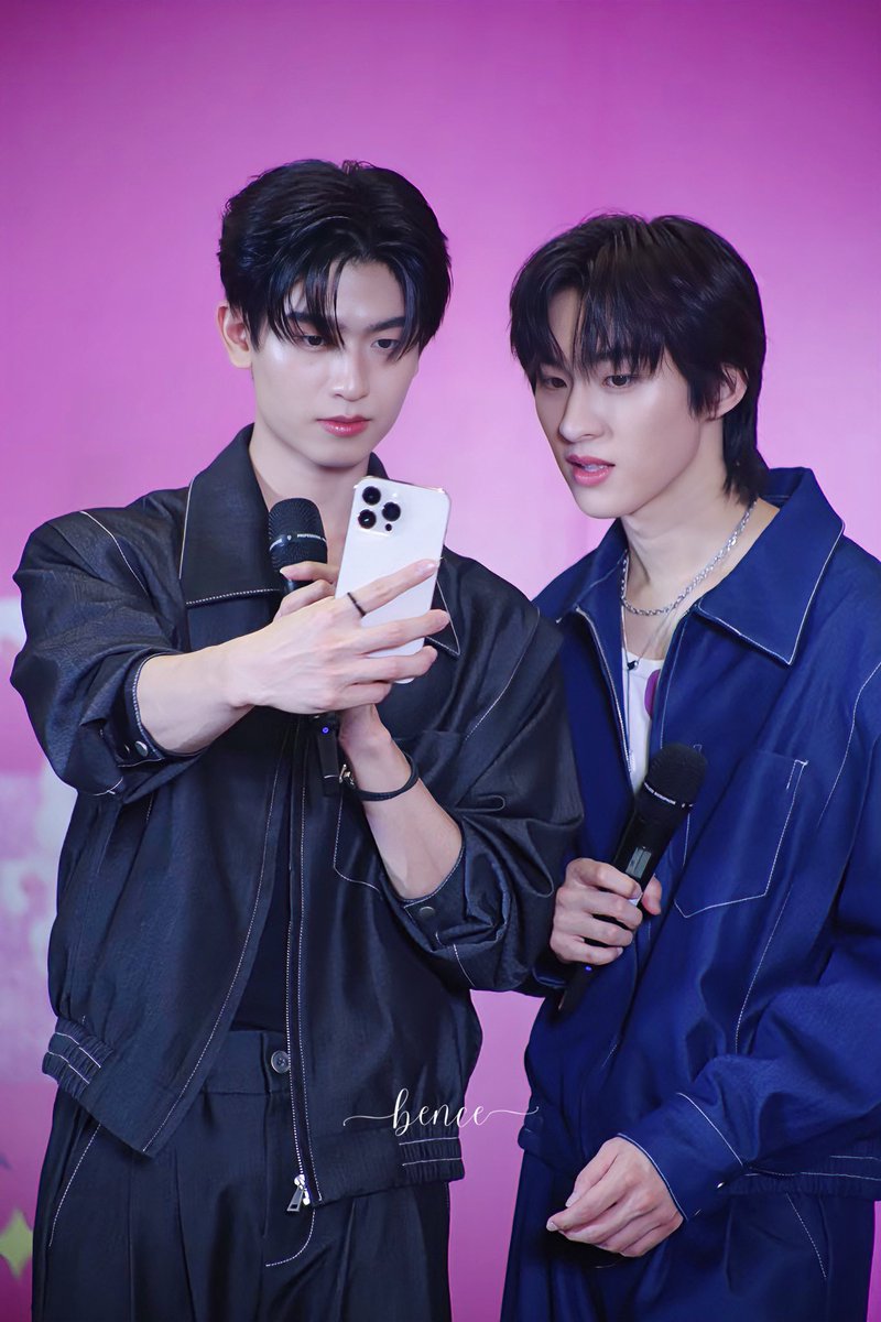 justyou910's tweet image. 240824 - ขอถ่ายรูปด้วยด้ะม้ายยยย

#devythebagxboss #devyxthomaskong
#thomaskong #โทมัสก้อง
#tthomastc #kongjiro