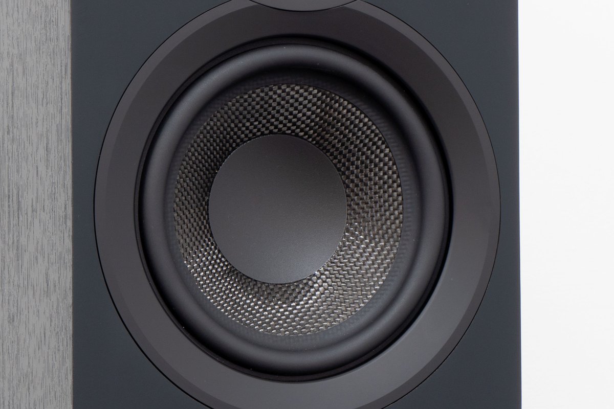 pw_audio's tweet image. 【レビュー】ELACの「Debutシリーズ」刷新！ユニットも新規開発、小気味よい表現が味わえるブックシェルフ＆フロア型のサウンドを体験
phileweb.com/review/article…
#ELAC #エラック #スピーカー #PR