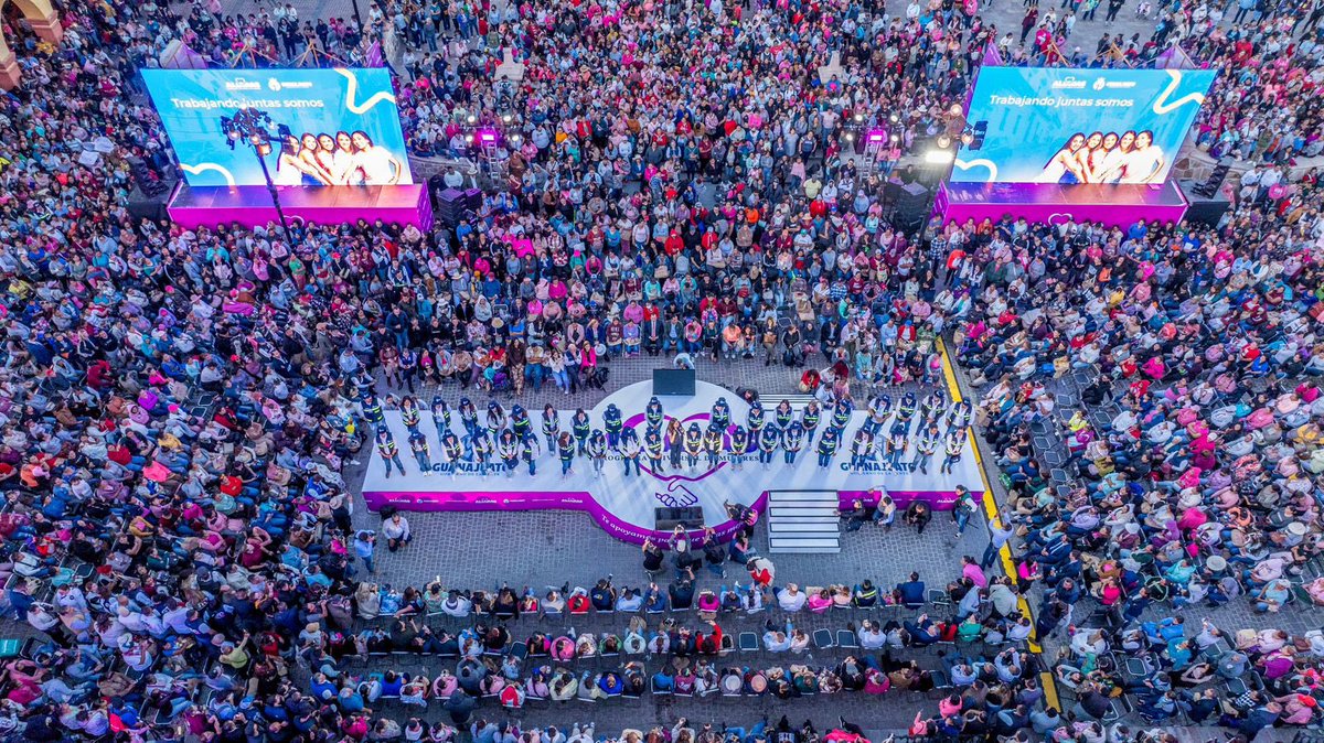 comienzogente's tweet image. Hoy mandamos un mensaje claro a guanajuatenses : ¡estamos aquí para apoyarlas, reconocer la importancia de su valor y darles el respaldo que merecen!
 
Será a través de #ALIADAS, una estrategia transversal, creada por la Gobernadora @LibiaDennise para las mujeres de Guanajuato.