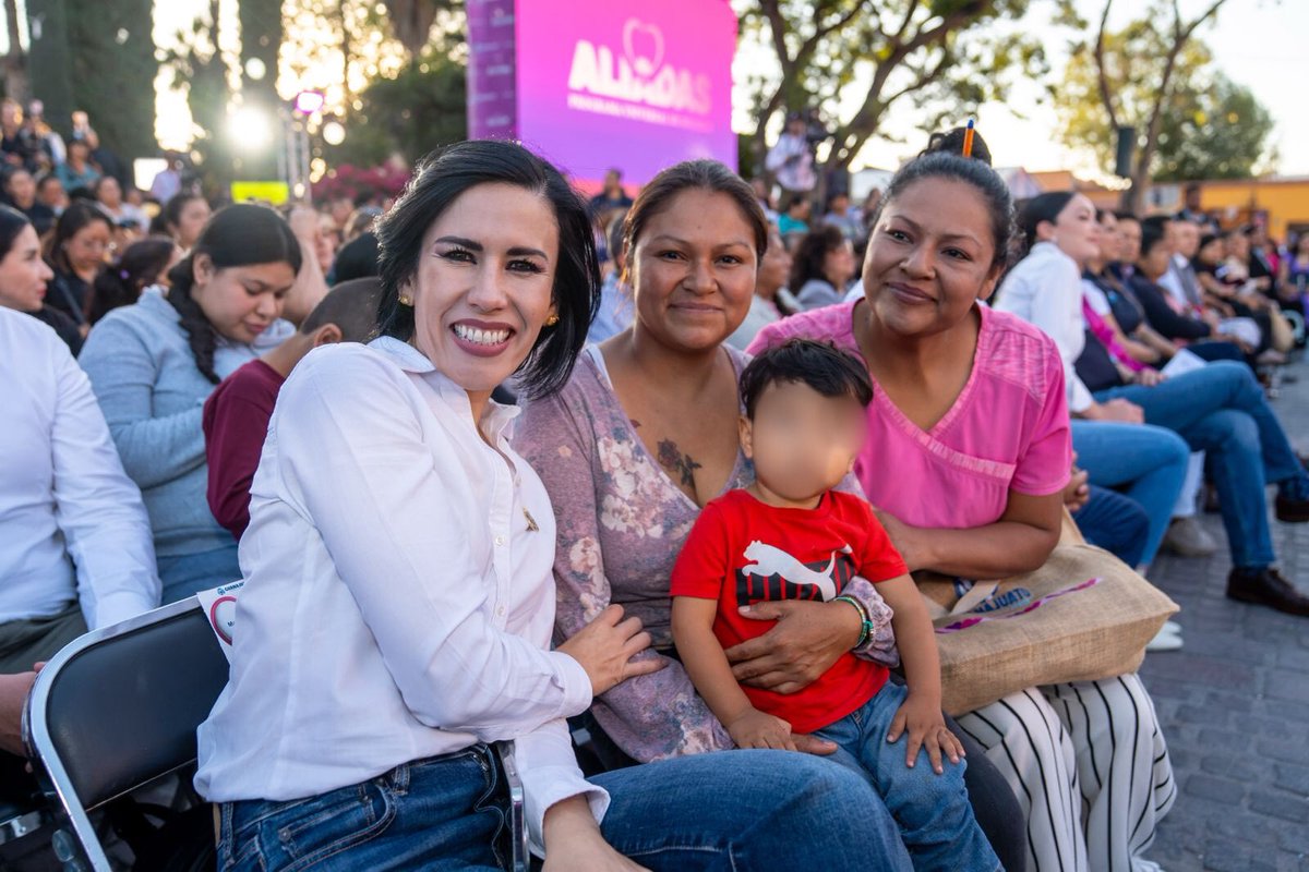 comienzogente's tweet image. Hoy mandamos un mensaje claro a guanajuatenses : ¡estamos aquí para apoyarlas, reconocer la importancia de su valor y darles el respaldo que merecen!
 
Será a través de #ALIADAS, una estrategia transversal, creada por la Gobernadora @LibiaDennise para las mujeres de Guanajuato.