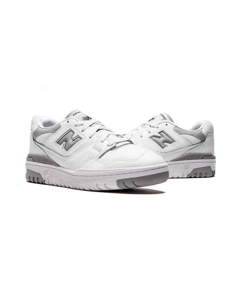 Sneaquest's tweet photo. 💎 Pure Elegance: New Balance 550 “Cream Grey”!
Minimalist perfection for your everyday fits. Landing Dec 5 secure your pair now!
#NB550 #NewBalance https://t.co/yUDhgCdPyd
