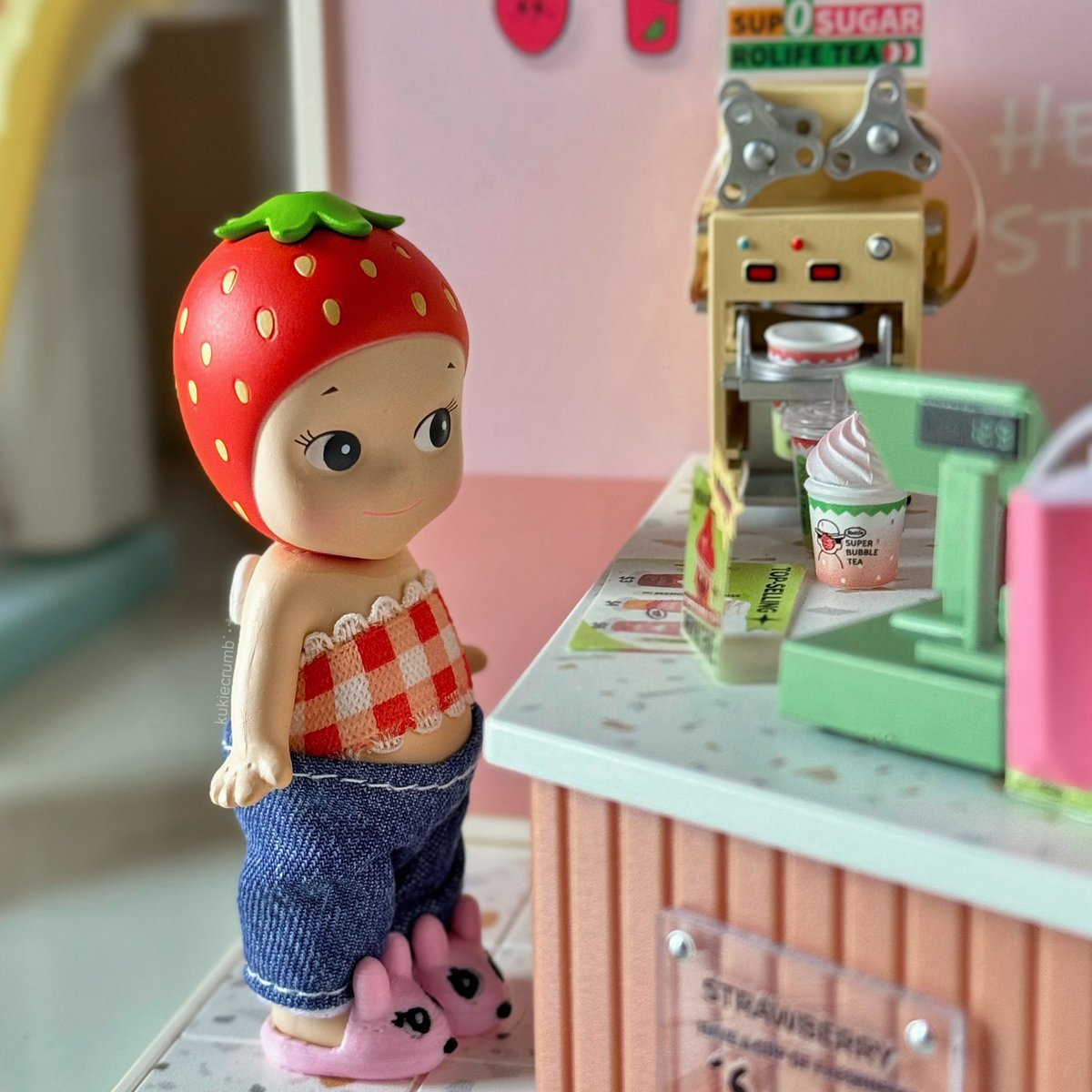 kukiecrumb's tweet photo. ୧ ‧₊˚ 🍓🍨 ⋅ ☆ https://t.co/1BFYeYwkqK