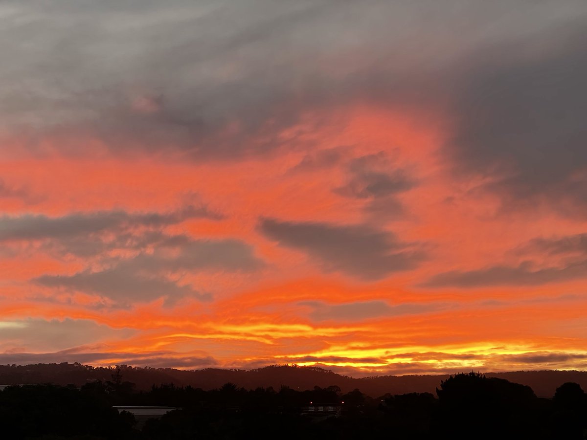 Daniel Stern (@v0rticity) on Twitter photo #Sunset in #Monterey looking towards <a href="/montereyairport/">Monterey Regional Airport</a> . #CAwx <a href="/NWSBayArea/">NWS Bay Area 🌉</a> <a href="/danncianca/">Dann Cianca ⚡</a> #Sunset in #Monterey looking towards <a href="/montereyairport/">Monterey Regional Airport</a> . #CAwx <a href="/NWSBayArea/">NWS Bay Area 🌉</a> <a href="/danncianca/">Dann Cianca ⚡</a>