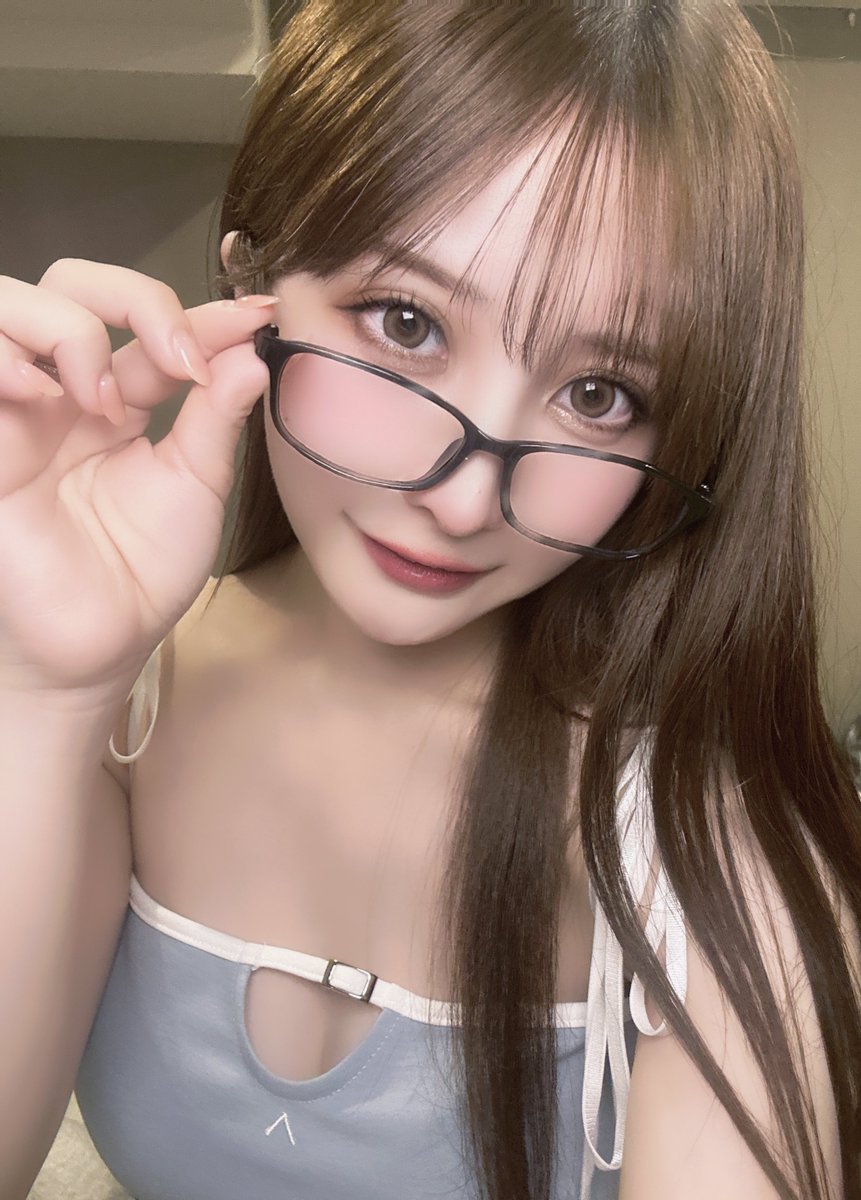 れい 23歳アイドル練習生 148センチ 42キロ