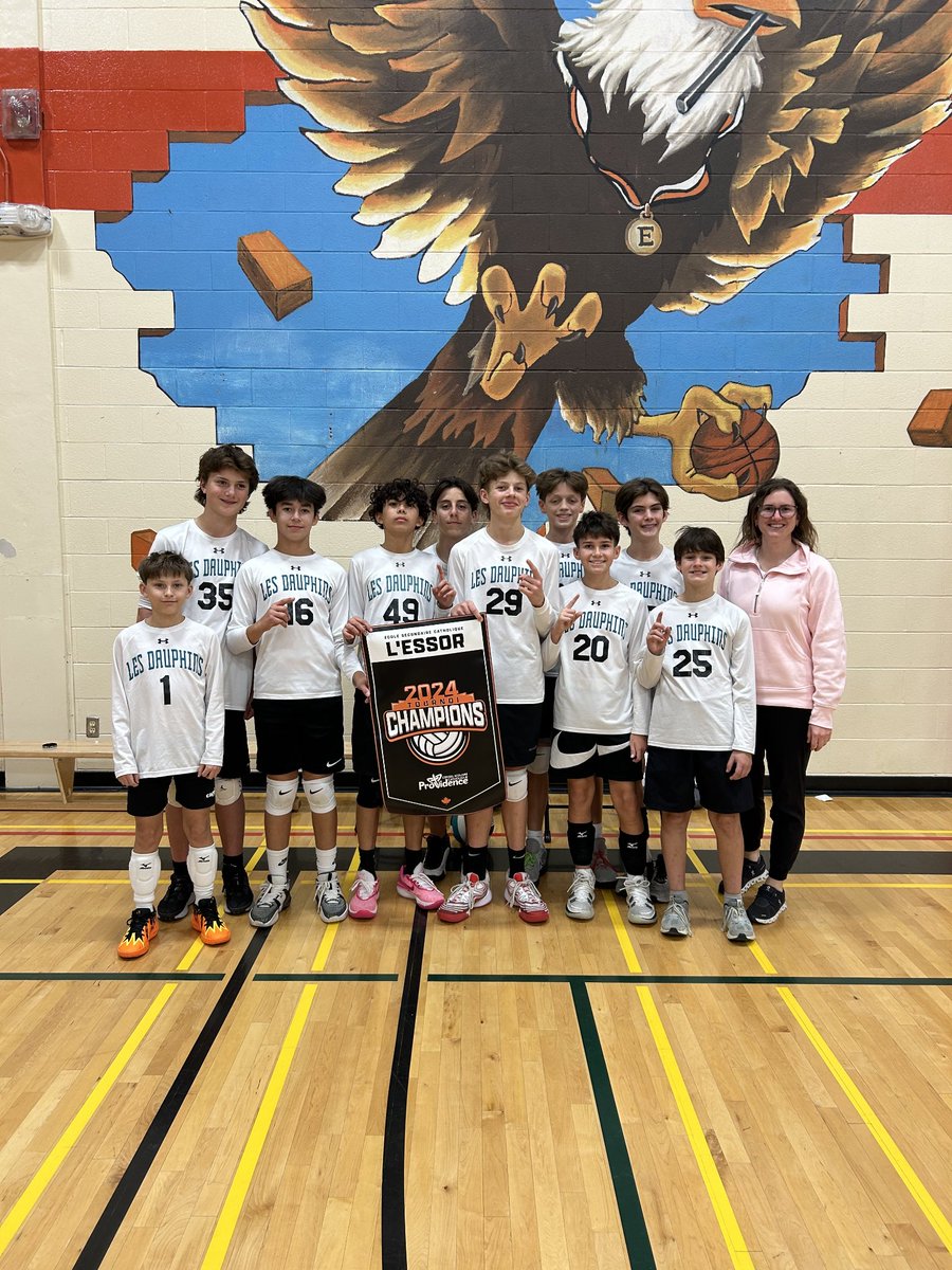 🏐🐬 Félicitations à nos équipes de volleyball ! 🐬 🏐

Quelle journée incroyable sur le terrain ! Nos équipes féminine et masculine de volleyball ont smashé leur chemin vers la victoire lors du tournoi à l' École secondaire catholique l'Essor aujourd’hui.
