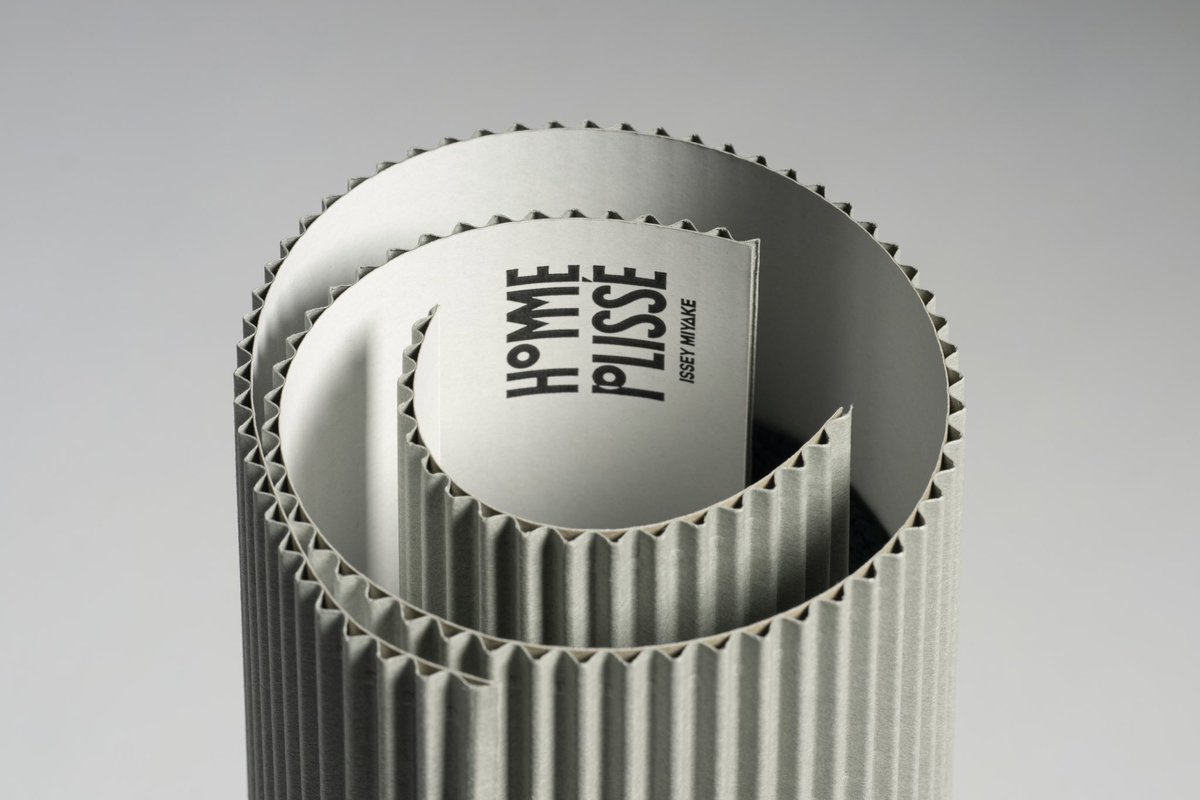 HOMME PLISSÉ ISSEY MIYAKEが、フランス人デザイナー ロナン