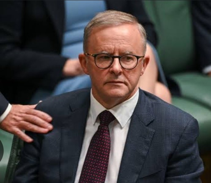 TimjboAU's tweet image. Watch Labor do a deal with somebody (say David Pocock?) at the last minute on the last day, (Thursday) next week, the last sitting week for the year when no one is looking, an old tactic from way back.
#NotOverYet