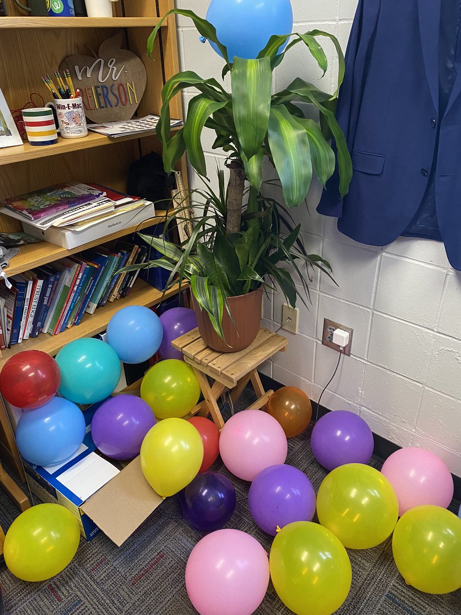 djmggc's tweet photo. When you’re a good sport about birthday pranks you get this.. https://t.co/DJrMQvXUFu
