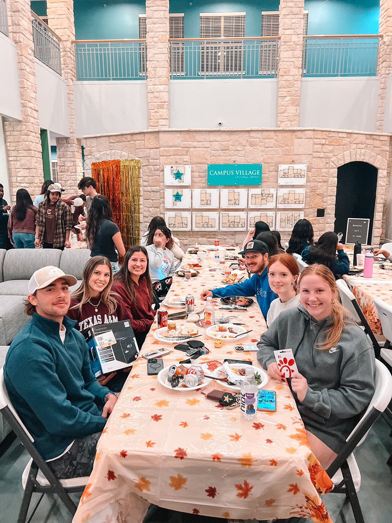 CampusVillageCS's tweet image. Grateful Gobble!🦃 

Thank you to everyone who showed up!🙌🏼 We are thankful for each and every resident.♥️ Life Is Better At The Village!☄️ #cvcs #cvsoutofthisworld