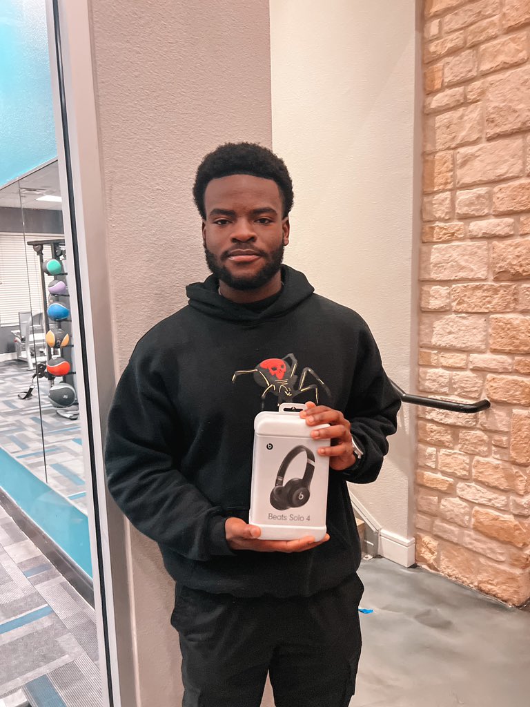 CampusVillageCS's tweet image. Grateful Gobble!🦃 

Thank you to everyone who showed up!🙌🏼 We are thankful for each and every resident.♥️ Life Is Better At The Village!☄️ #cvcs #cvsoutofthisworld