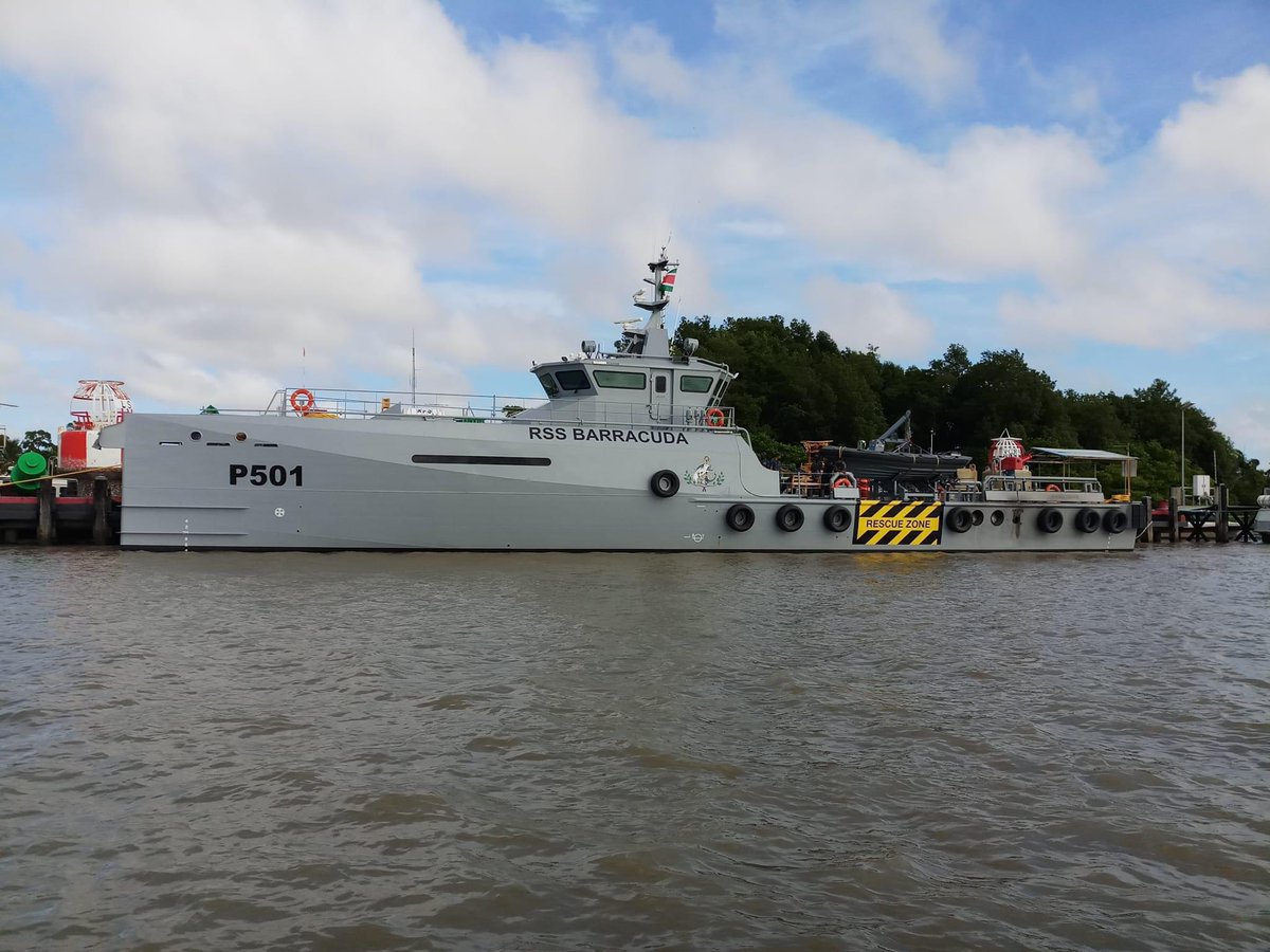 mindefsuriname's tweet photo. De RSS Barracuda, het marineschip van de Marine can het Nationaal Leger, is afgelopen maandag officieel in gebruik is genomen. https://t.co/mDBQqSUavq