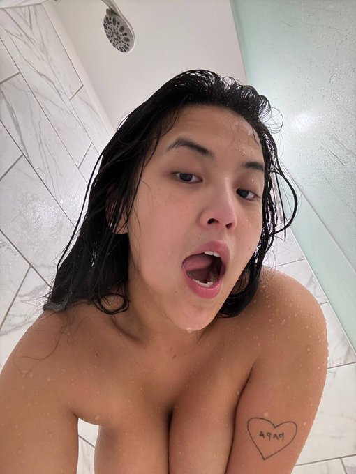 say ‘hi’ for a surprise in your dms?‍?? https://t.co/gFy9wiXZYp