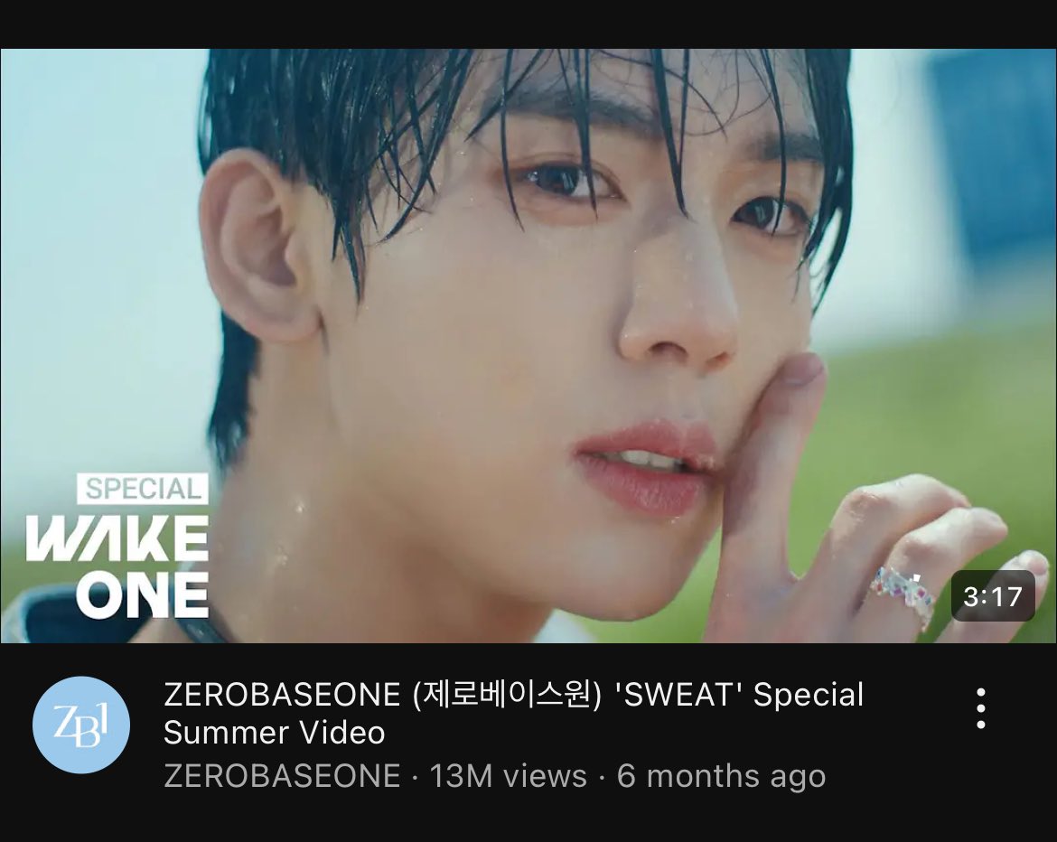 haoairi's tweet photo. i just cried actual tears no way matthew mooing has more views than the sweat mv https://t.co/JRsF4qPIUZ
