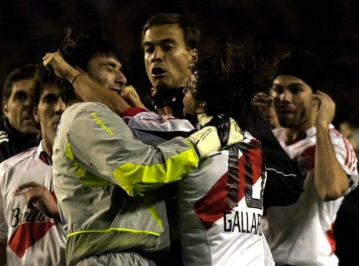 "Va el Pity por atrás, eh. Va el Pity por atrás a buscarlo a Villa".