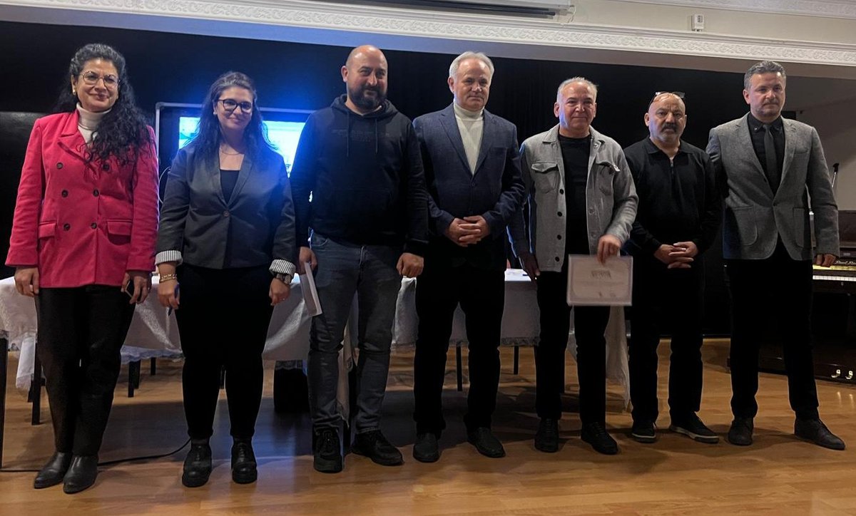 Deniz Sandalcı (@denizsandalci) on Twitter photo KIRIKKALE GÜZEL SANATLAR LİSESİ EV SAHİPLİĞİNDE, SANATIN ÜÇ RENGİ ADLI SÖYLEŞİSİ GERÇEKLEŞTİRİLDİ.
<a href="/DenizSandalci/">Deniz Sandalcı</a>
#sanat #söyleşi #tiyatro #fotograf #edebiyat #kırıkkale #kırıkkalekültür #kırıkkalesanat KIRIKKALE GÜZEL SANATLAR LİSESİ EV SAHİPLİĞİNDE, SANATIN ÜÇ RENGİ ADLI SÖYLEŞİSİ GERÇEKLEŞTİRİLDİ.
<a href="/DenizSandalci/">Deniz Sandalcı</a>
#sanat #söyleşi #tiyatro #fotograf #edebiyat #kırıkkale #kırıkkalekültür #kırıkkalesanat